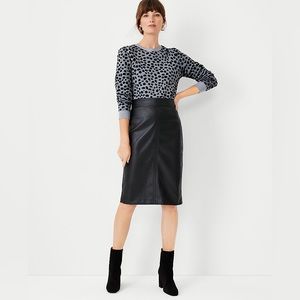 NWT Ann Taylor Petite Seamed Faux Leather Pencil Skirt in Black | Size 00P